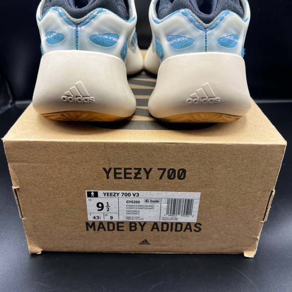 ADIDAS YEEZY 700 V3 BOOST KYANITE BLUE (GY0260) size: 9.5 - Picture 6 of 8